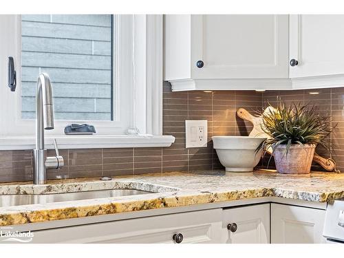 119 5Th Avenue E, Owen Sound, ON - Indoor Photo Showing Kitchen