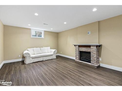 119 5Th Avenue E, Owen Sound, ON - Indoor With Fireplace