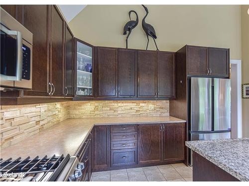 1-10 Invermara Court, Orillia, ON - Indoor Photo Showing Kitchen