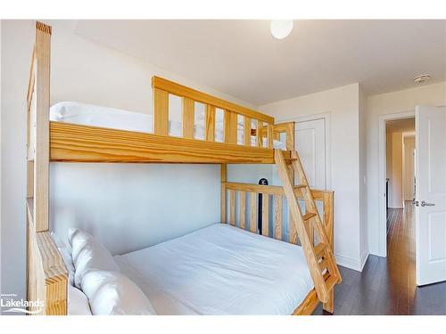 31-171 Snowbridge Way, The Blue Mountains, ON - Indoor Photo Showing Bedroom