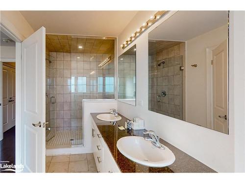 31-171 Snowbridge Way, The Blue Mountains, ON - Indoor Photo Showing Bathroom