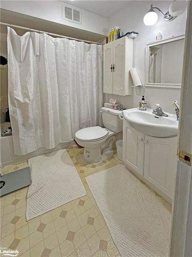 17-118 Isabella Street, Parry Sound, ON - Indoor Photo Showing Bathroom