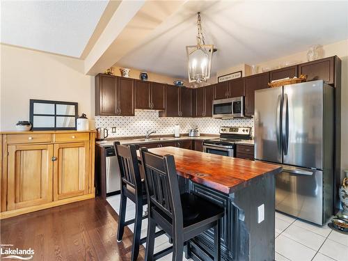 35 Little Ryans Way, Bracebridge, ON - Indoor Photo Showing Kitchen With Stainless Steel Kitchen With Upgraded Kitchen