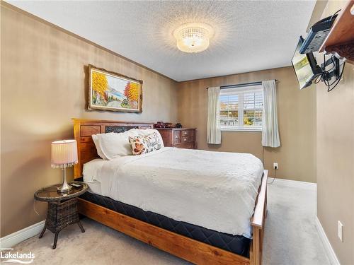 35 Little Ryans Way, Bracebridge, ON - Indoor Photo Showing Bedroom