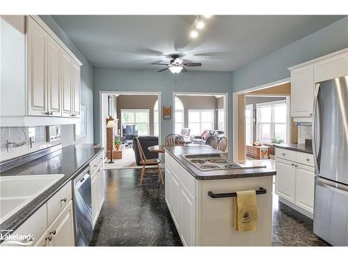 624 High Street, Orillia, ON - Indoor Photo Showing Kitchen