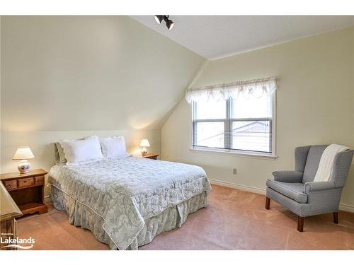 624 High Street, Orillia, ON - Indoor Photo Showing Bedroom