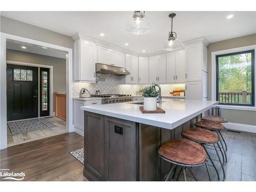 3 Holly Court, Collingwood, ON - Indoor Photo Showing Kitchen With Upgraded Kitchen