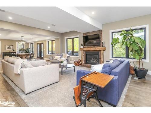 3 Holly Court, Collingwood, ON - Indoor Photo Showing Living Room With Fireplace