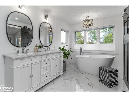 3 Holly Court, Collingwood, ON - Indoor Photo Showing Bathroom