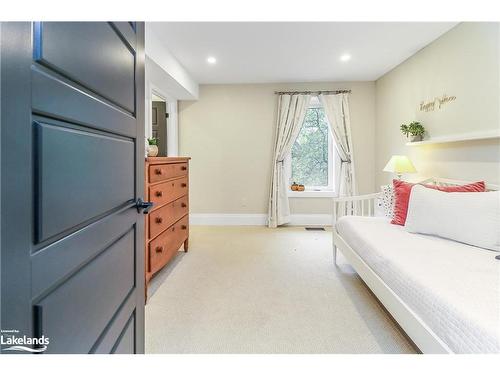 3 Holly Court, Collingwood, ON - Indoor Photo Showing Bedroom