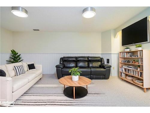 3-63 Bay Street W, Thornbury, ON - Indoor Photo Showing Living Room