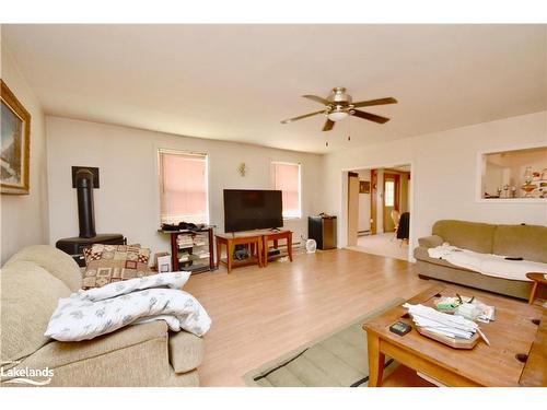 2645 St Amant Road, Coldwater, ON - Indoor Photo Showing Living Room