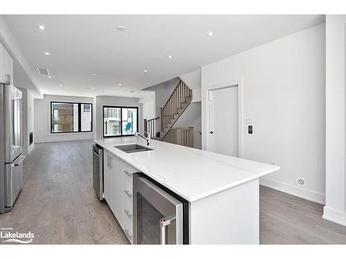 18-117 Sladden Court, Thornbury, ON - Indoor Photo Showing Kitchen