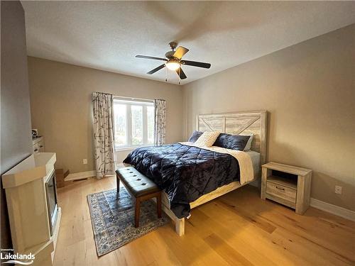 31 Hughes Street, Collingwood, ON - Indoor Photo Showing Bedroom