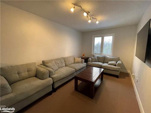 31 Hughes Street, Collingwood, ON - Indoor Photo Showing Living Room