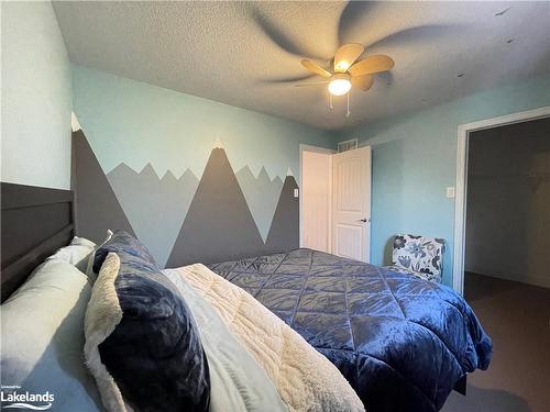 31 Hughes Street, Collingwood, ON - Indoor Photo Showing Bedroom