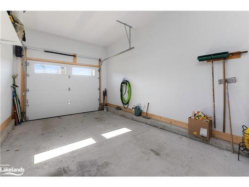 57 Jack Street, Huntsville, ON - Indoor Photo Showing Garage