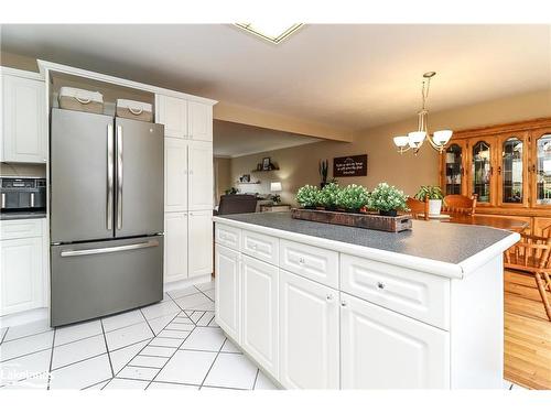 13 Riverdale Drive, Wasaga Beach, ON - Indoor Photo Showing Kitchen