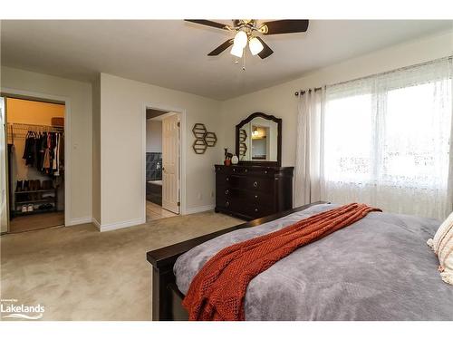 13 Riverdale Drive, Wasaga Beach, ON - Indoor Photo Showing Bedroom