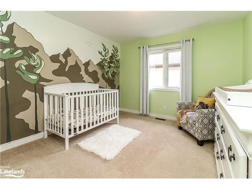 13 Riverdale Drive, Wasaga Beach, ON - Indoor Photo Showing Bedroom