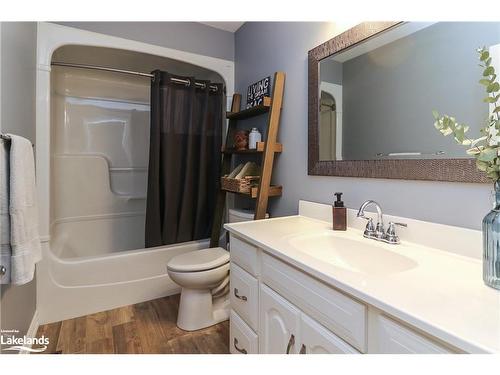 13 Riverdale Drive, Wasaga Beach, ON - Indoor Photo Showing Bathroom