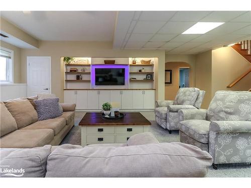 13 Riverdale Drive, Wasaga Beach, ON - Indoor Photo Showing Living Room