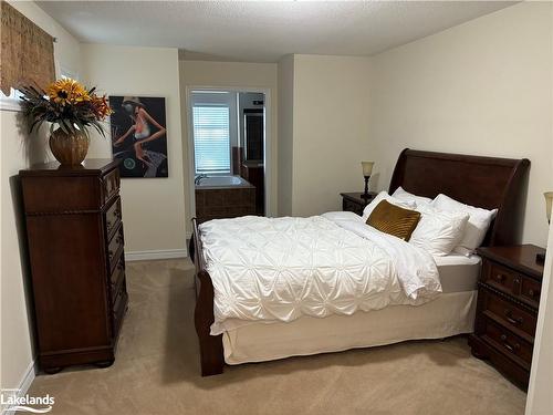 50 Silver Crescent, Collingwood, ON - Indoor Photo Showing Bedroom