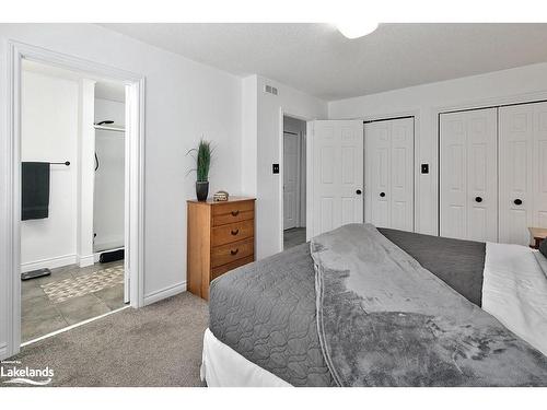 17 Mckean Boulevard, Nottawa, ON - Indoor Photo Showing Bedroom