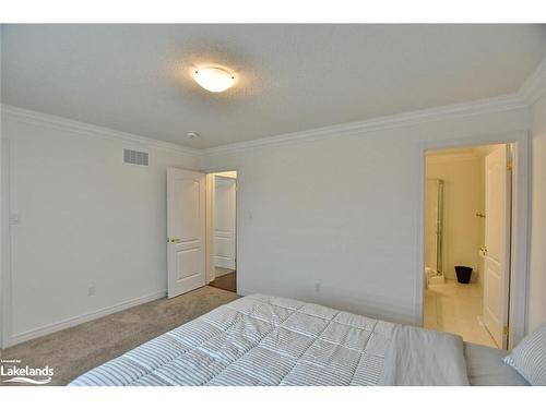 11 Spencer Street, Collingwood, ON - Indoor Photo Showing Bedroom