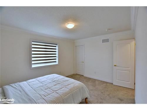 11 Spencer Street, Collingwood, ON - Indoor Photo Showing Bedroom