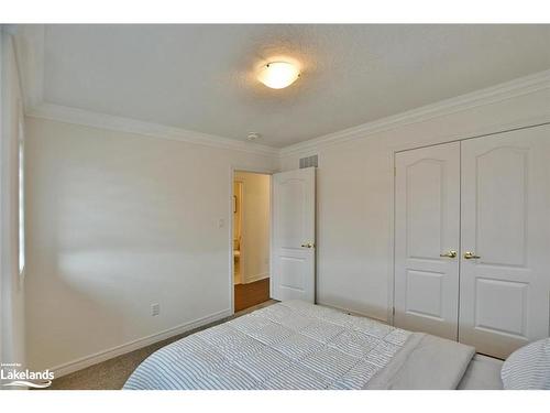 11 Spencer Street, Collingwood, ON - Indoor Photo Showing Bedroom