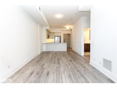 402-1 Hume Street, Collingwood, ON - Indoor Photo Showing Kitchen