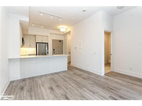 402-1 Hume Street, Collingwood, ON - Indoor Photo Showing Kitchen