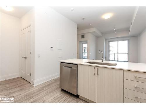 402-1 Hume Street, Collingwood, ON - Indoor Photo Showing Kitchen