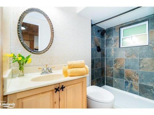 1345 Sinclair Trail, Dorset, ON - Indoor Photo Showing Bathroom