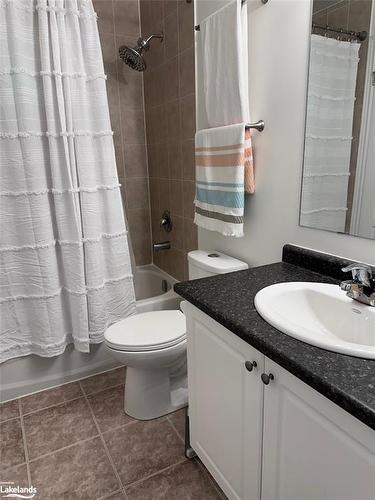 25 Little Ryans Way, Bracebridge, ON - Indoor Photo Showing Bathroom