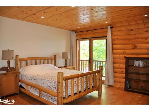 332 Kings Farm Road, Port Severn, ON - Indoor Photo Showing Bedroom