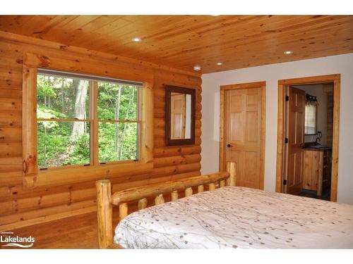 332 Kings Farm Road, Port Severn, ON - Indoor Photo Showing Bedroom