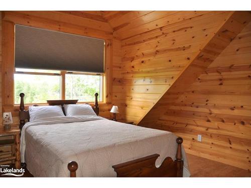 332 Kings Farm Road, Port Severn, ON - Indoor Photo Showing Bedroom