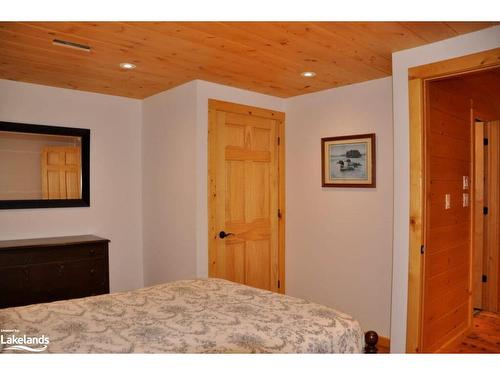 332 Kings Farm Road, Port Severn, ON - Indoor Photo Showing Bedroom