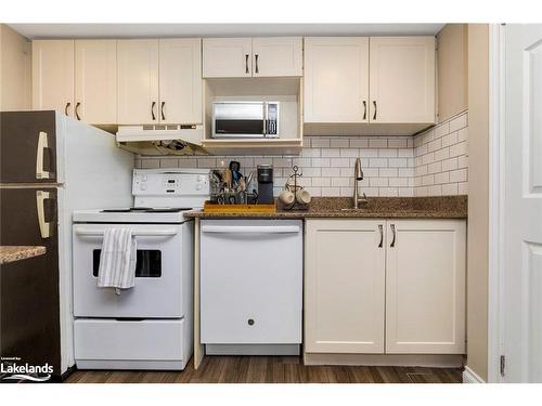 303-796468 Grey Road 19, The Blue Mountains, ON - Indoor Photo Showing Kitchen