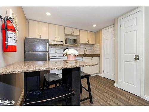 303-796468 Grey Road 19, The Blue Mountains, ON - Indoor Photo Showing Kitchen