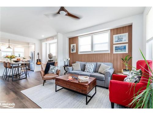 36 Danielle Crescent, Midland, ON - Indoor Photo Showing Living Room