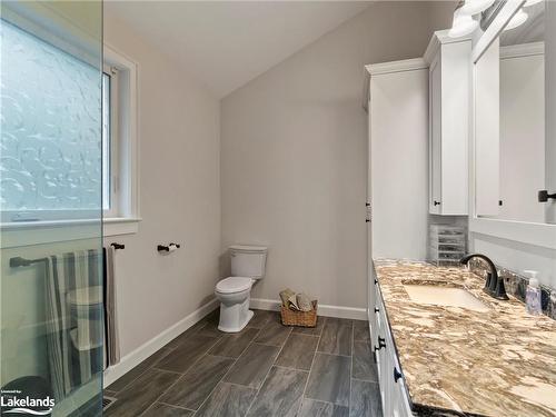 7 Muskoka Pines Road, Bracebridge, ON - Indoor Photo Showing Bathroom