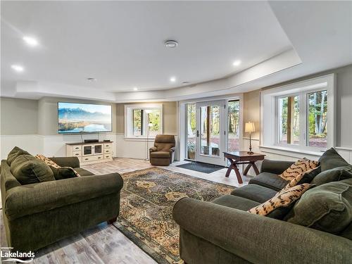 7 Muskoka Pines Road, Bracebridge, ON - Indoor Photo Showing Living Room