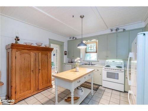 19 Fox Street, Penetanguishene, ON - Indoor Photo Showing Kitchen With Double Sink