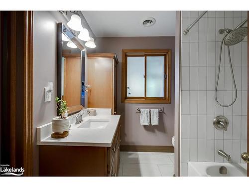 324 Bethune Drive N, Gravenhurst, ON - Indoor Photo Showing Bathroom