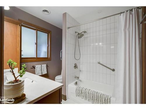 324 Bethune Drive N, Gravenhurst, ON - Indoor Photo Showing Bathroom