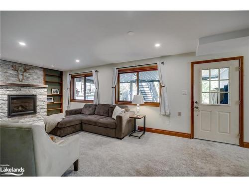 324 Bethune Drive N, Gravenhurst, ON - Indoor Photo Showing Living Room With Fireplace