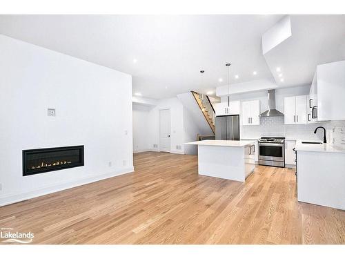 23 Waterview Lane, Thornbury, ON - Indoor Photo Showing Kitchen With Upgraded Kitchen